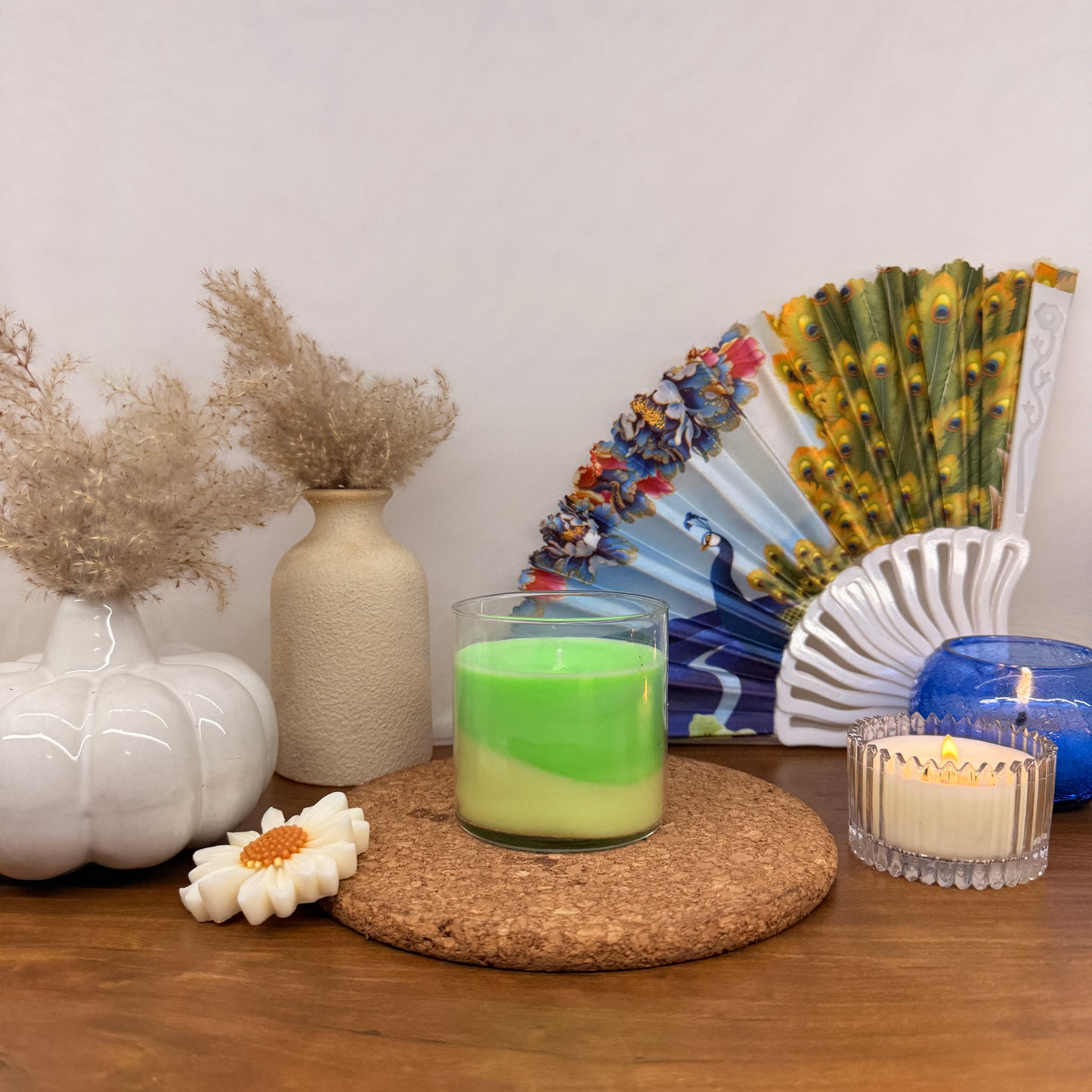 Layered Whisper – A Blend of Beauty and Fragrance